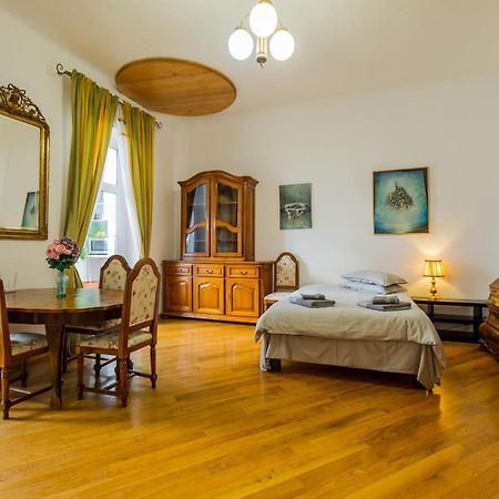 Kronhaus Braşov Extérieur photo