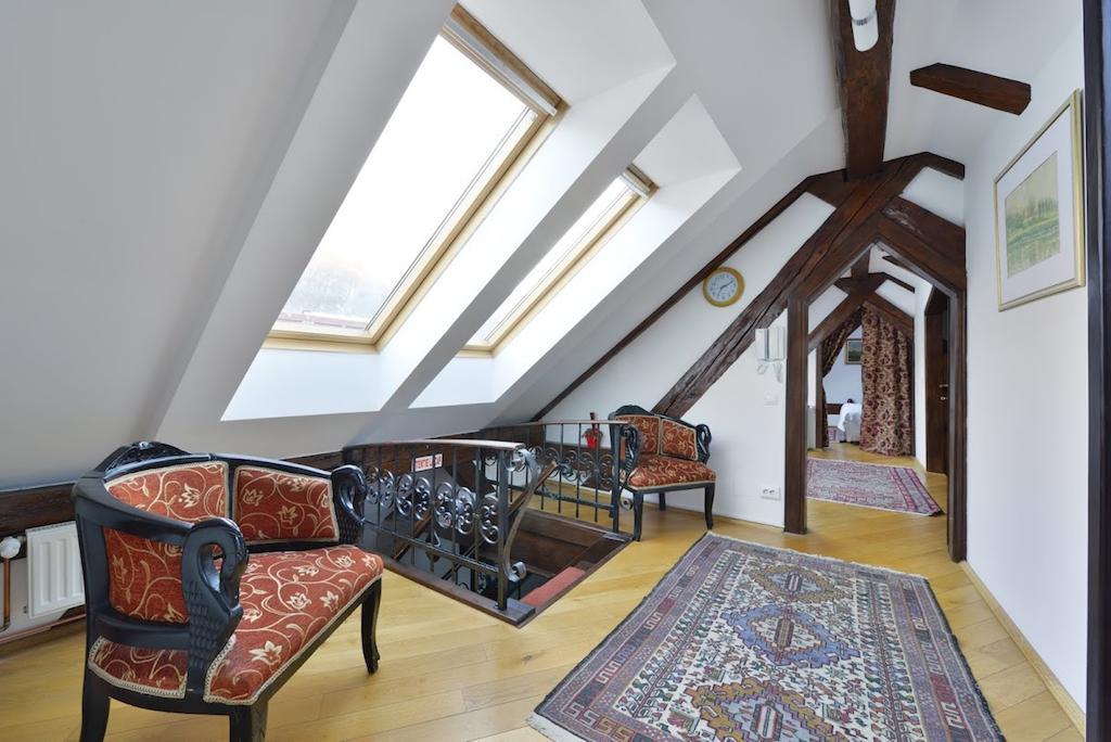 Kronhaus Braşov Extérieur photo