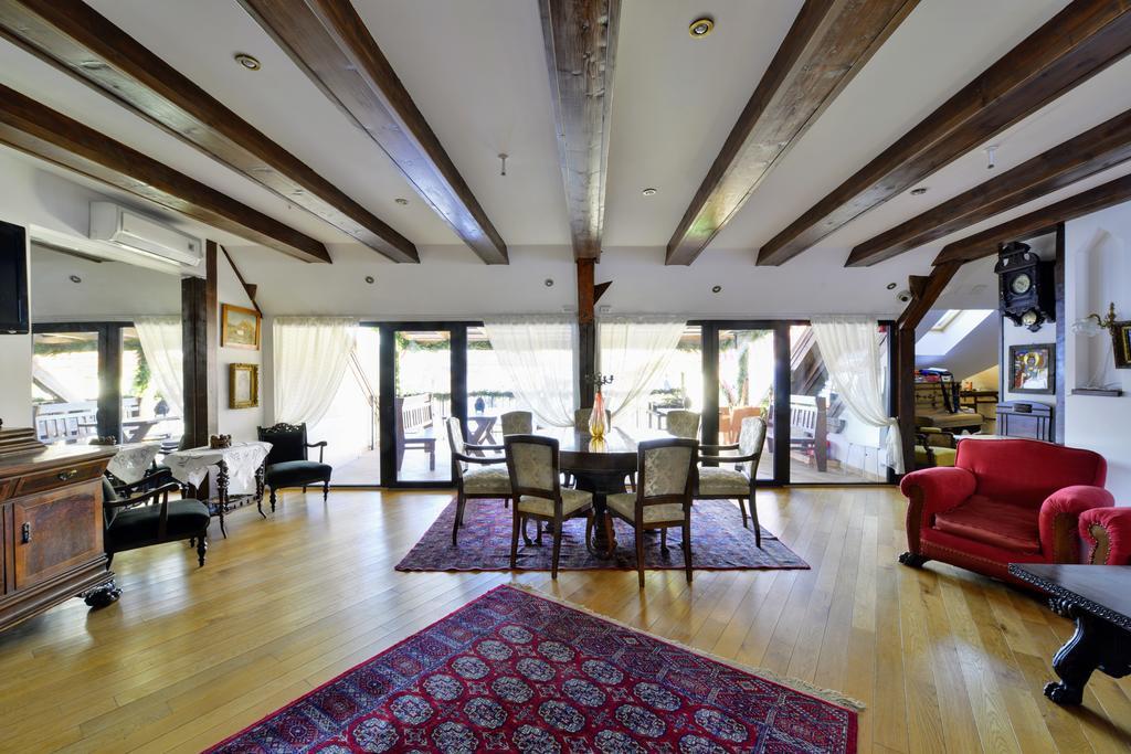 Kronhaus Braşov Extérieur photo