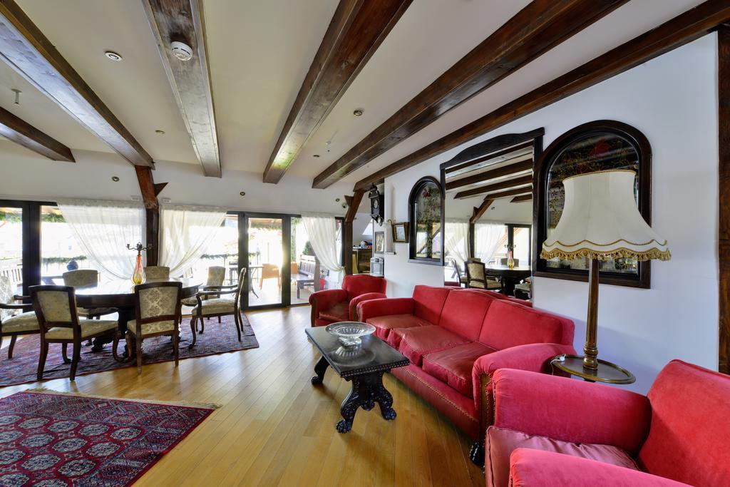 Kronhaus Braşov Extérieur photo