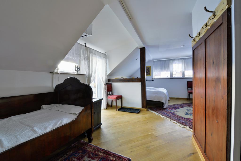 Kronhaus Braşov Extérieur photo