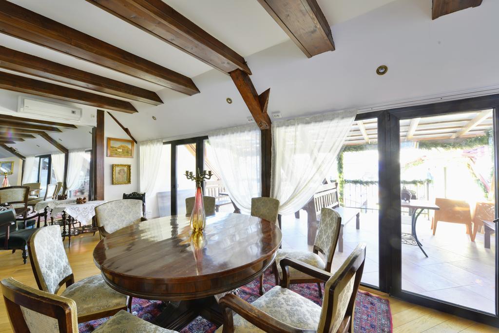 Kronhaus Braşov Extérieur photo