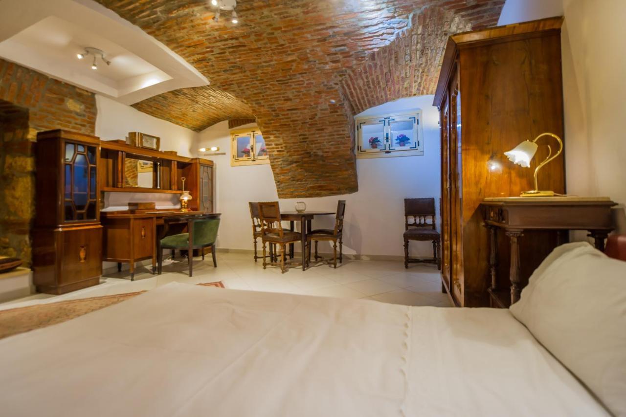 Kronhaus Braşov Extérieur photo