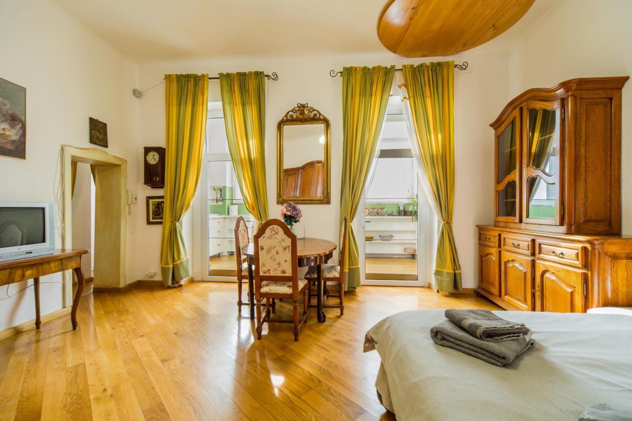 Kronhaus Braşov Extérieur photo