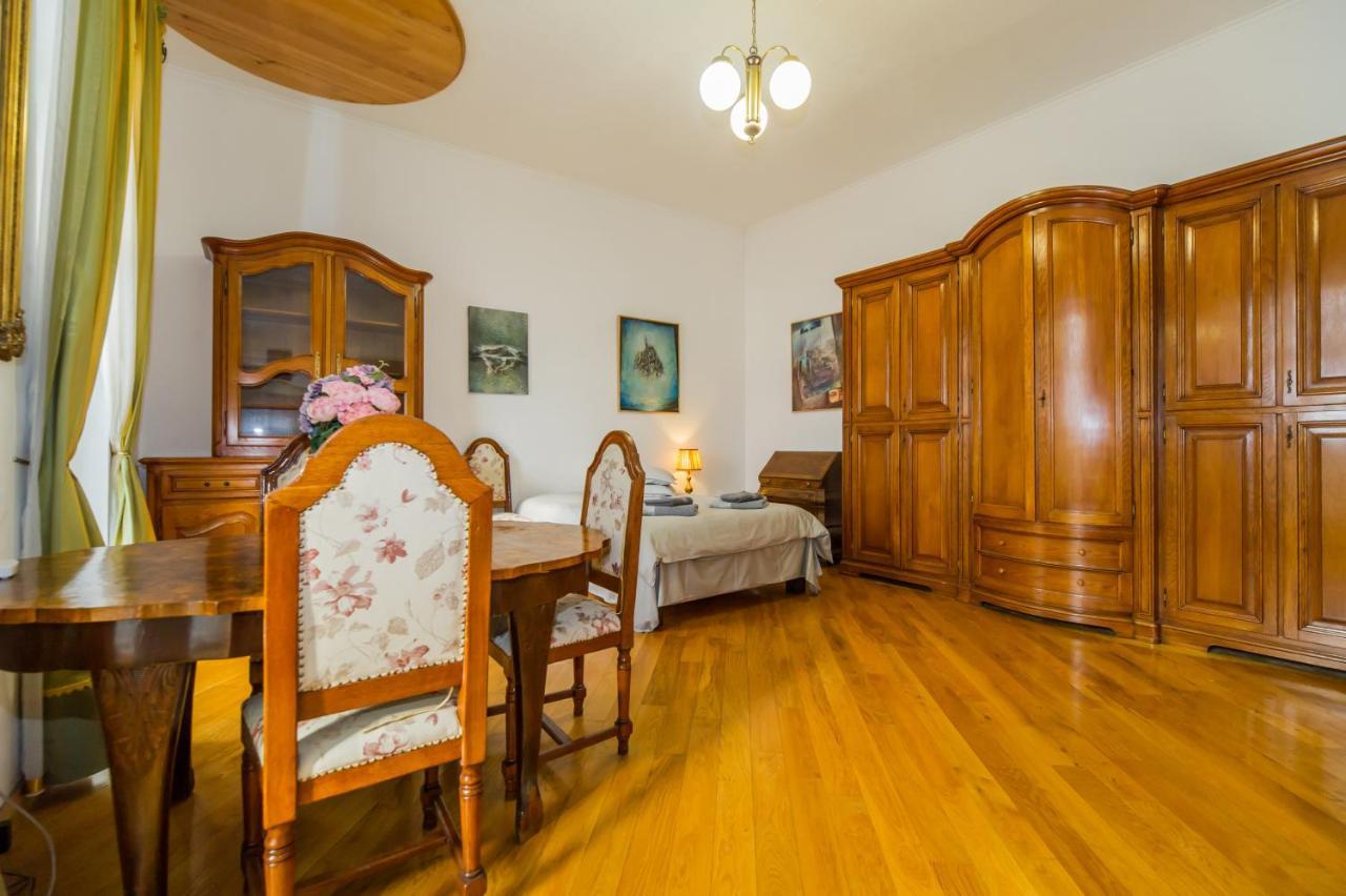 Kronhaus Braşov Extérieur photo